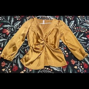 Fashion Nova Top-never worn